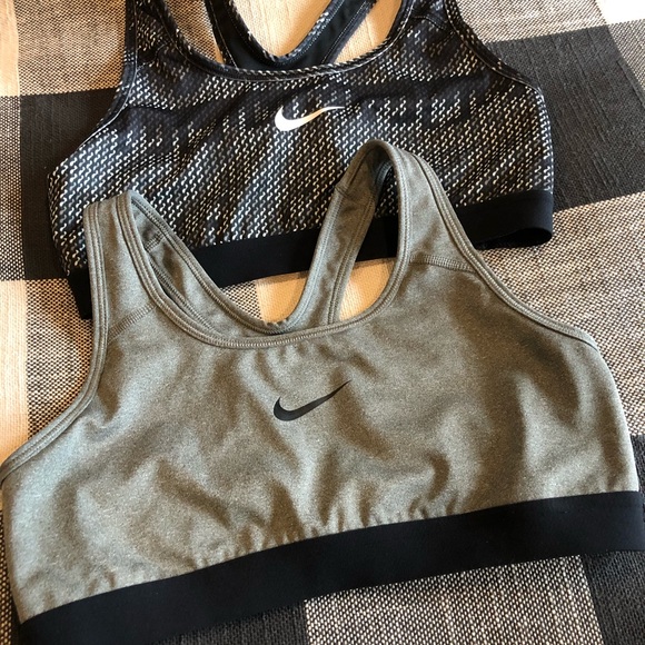 Nike sport bras size medium